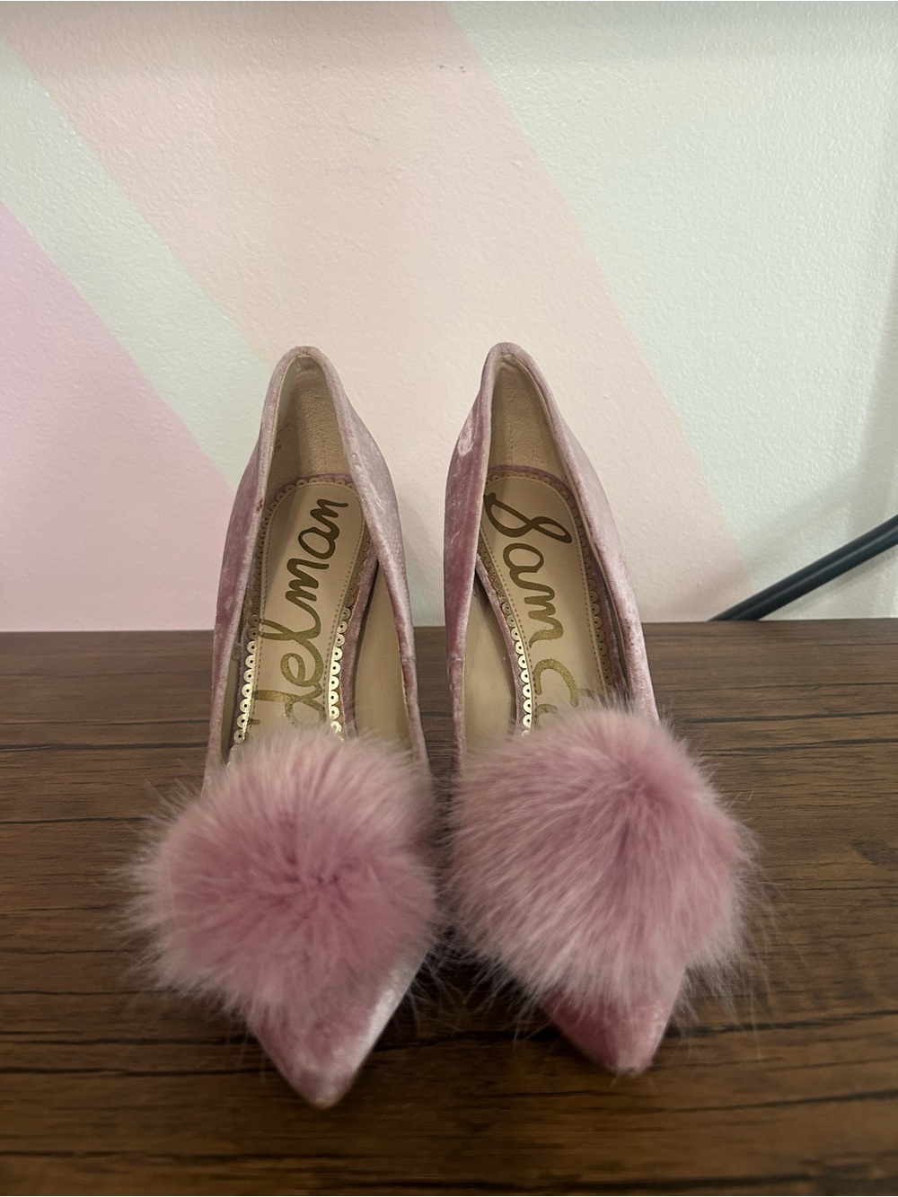 Pink Sam Edelman Haroldson velvet pumps with a pointed toe and fur pom-pom sz 6 - Picture 4 of 11